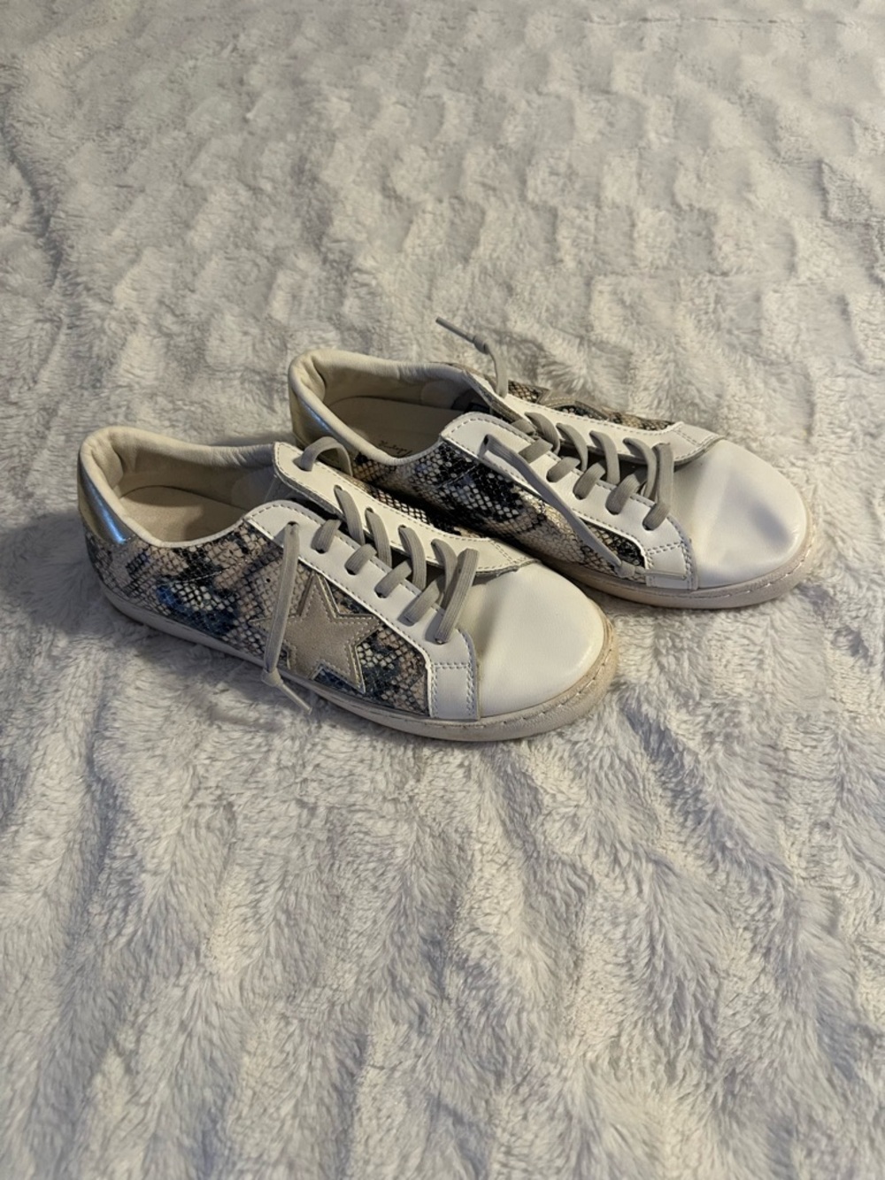 Vintage Havana White and Gold Sneakers with Snake-Print and Silver Star